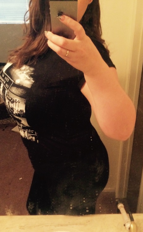 divathickness:  Stepping out to get my hair done 💋 #happysaturday