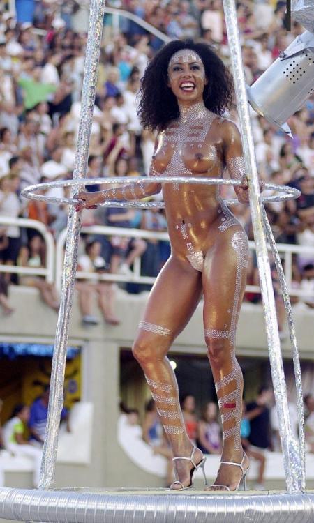 girlsandlandscape:Brazilian Carnival