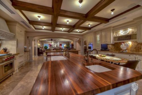 stylish-homes:Kitchen on the famed Biltmore Circle, Phoenix AZ via reddit