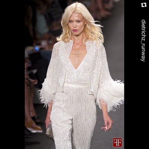 Claudia Schiffer is that you? || Naheem Khan Spring 2015 by @dietrichz_runway