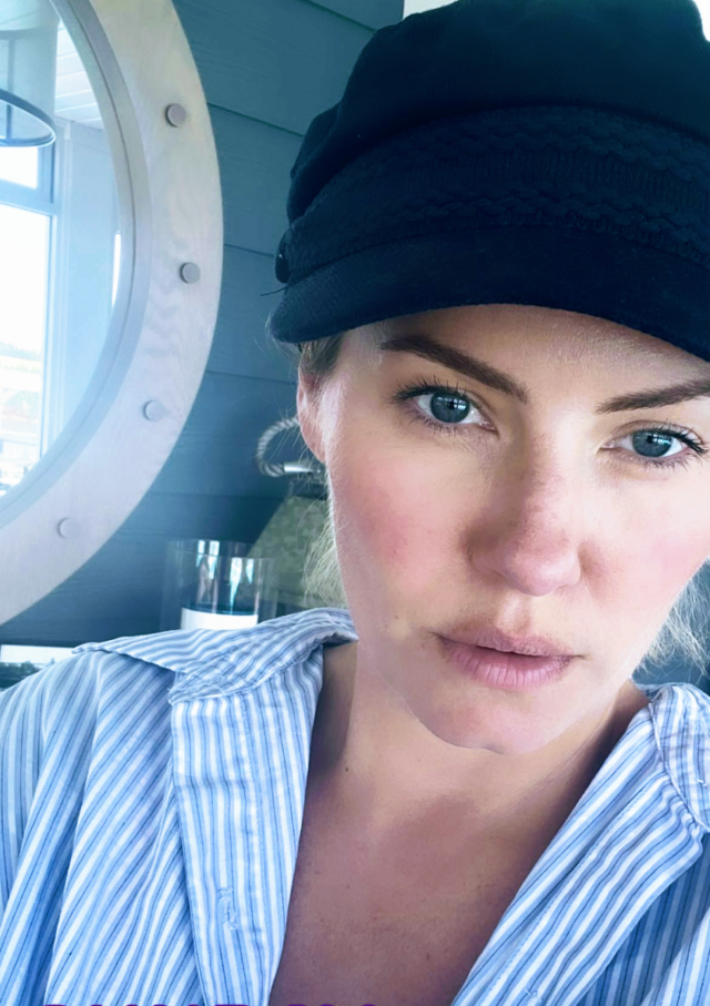 Elisha Cuthbert, Stories on Instagram, July 25, 2021