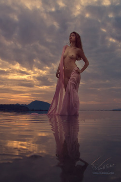 annantan:  La déesse des mers   (photo by Vitaliy Sokol)  