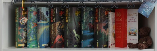 meet-me-on-mars:She felt almost as if she could hear the books whispering on the other side of the h