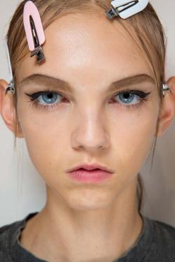 nubise:  Molly Bair backstage @ Prada SS15 I think she has such a bizarre look that either you love it or you hate it.