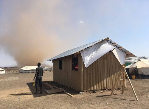 dezainnet: 坂茂がUN-Habitatとともに開発しているケニヤ北部の難民用住宅 (designboom)Shigeru Ban’s refugee shelters creat