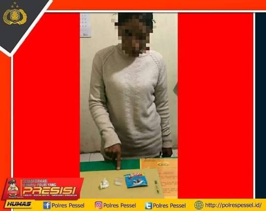 Ungkap Peredaran Barang Haram Narkoba Jenis Sabu di Kampung Durian Tigo, Inderapura, Pesisir Selatan Ungkap Peredaran Barang Haram Narkoba Jenis Sabu di Kampung Durian Tigo, Inderapura, Pesisir Selatan