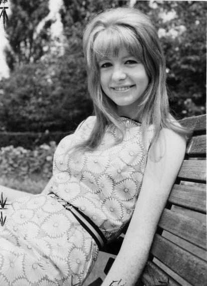 beautiful-jane-asher:Regent’s Park, London, in June 1964.Source : Lady Jane Yahoo group