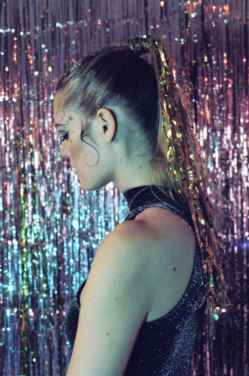 Porn Pics girlsandguns:  Lucky Stars by Petra Collins