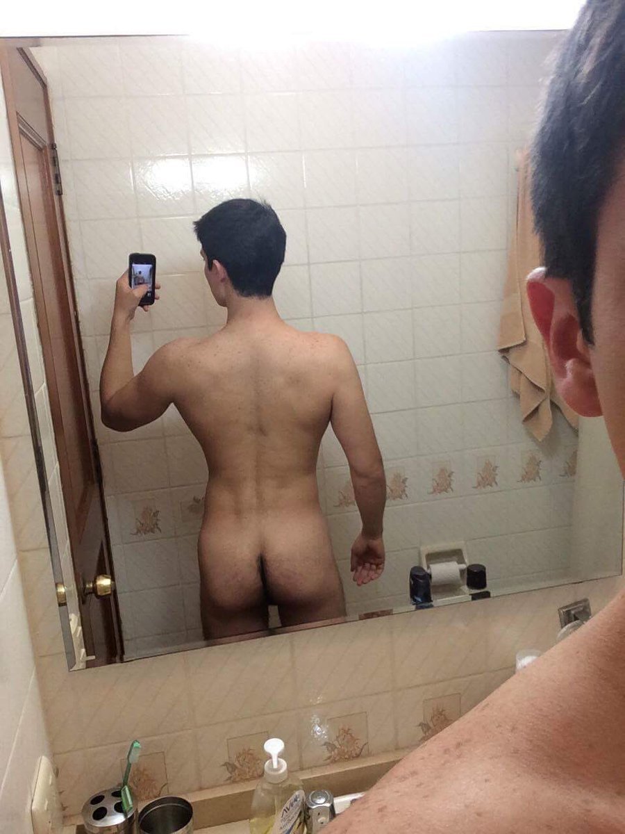jojutlagay:  Que según es hetero, pero está rico el cabrón.
