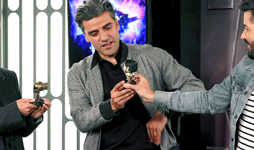 i-said-goddameron:marksjefferson:Oscar Isaac - Triple Force FridayMust… Check… Schnoz. #poor oscar a