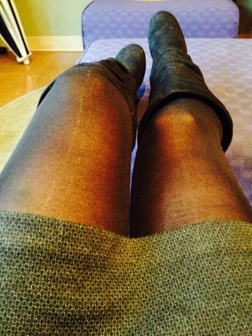 #pantyhose #skirt #pansuto #pantimedias #nylons #sexy #legs #gorgeous #tights #strumphose
