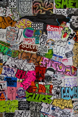 guttersisthegallery:  sticker bomb