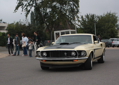 XXX creepycrispycrackers:  Ford Mustang Boss photo