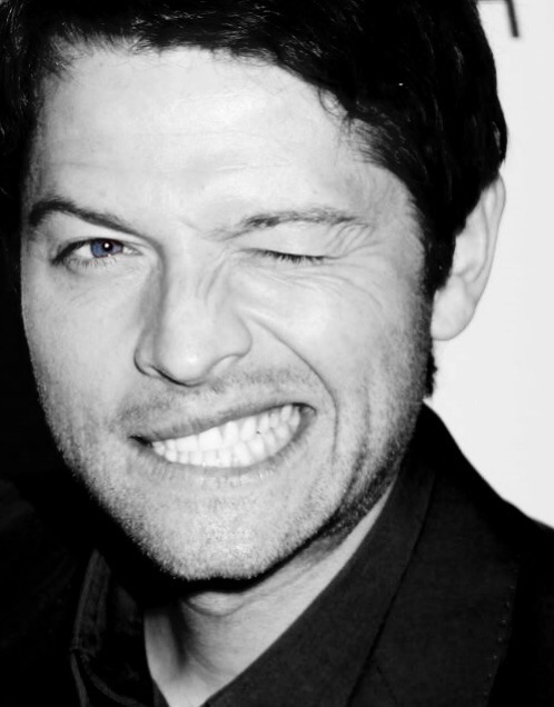 rennerator: jenabean75: superduperdestiel33: Misha Collins black and white! So handsome… He i