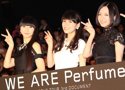 Porn Pics perfume-pta:    Perfume、結成15周年の決意「ずっと三人一緒に」