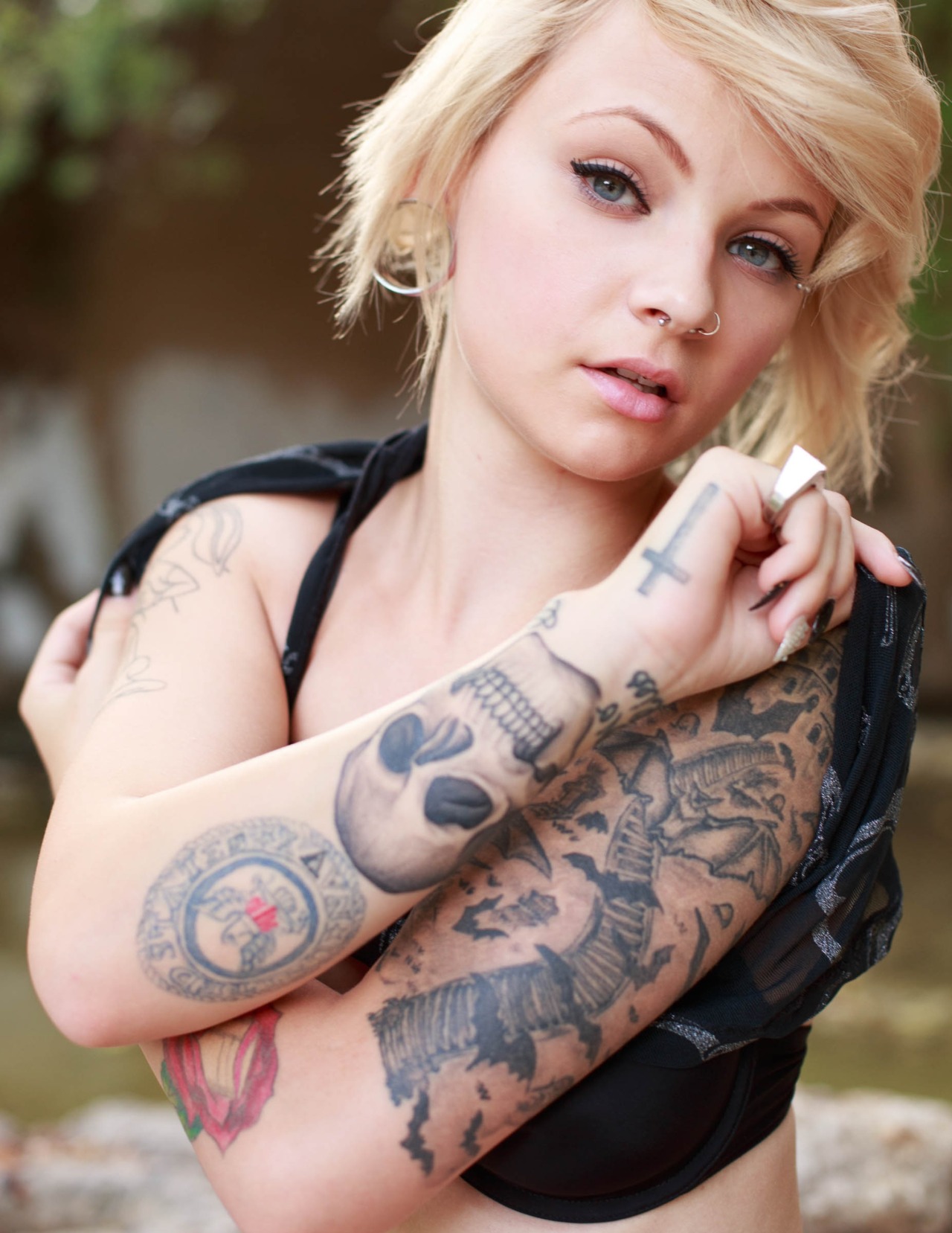 sglovexxx:  Kirbee Suicide - Water Lily https://suicidegirls.com/girls/kirbee/album/997694/water-lily/