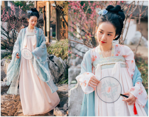 changan-moon: traditional chinese hanfu by 彩云间汉服. photo by 夏弃疾_. This collection features waist-high