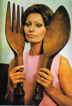 weirdvintage:  From Sophia Loren’s “In