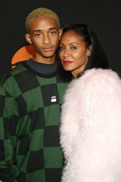 soph-okonedo:    Jaden Smith and Jada Pinkett Smith attend the Umami Burger x Jaden Smith Artist Series Launch Event at The Grove on October 11, 2017 in Los Angeles, California  