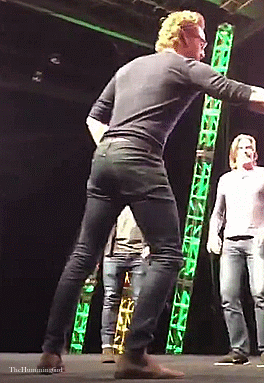 thehumming6ird:Such an  E X C E L L E N T  view…Thank you Jesus… (And that fan in the audience!)