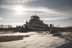 hucknshred:  Abandoned boat on the Mississippi