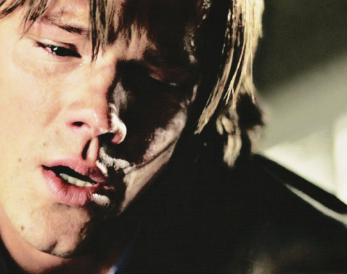 winchesterboysss:  Hey, Dean. Look, we’re cutting it close, I know. But we’re gonna get this done. I don’t care what it takes, Dean. You’re not gonna go to hell. I’m not gonna let you. I swear. Everything’s gonna be okay.  