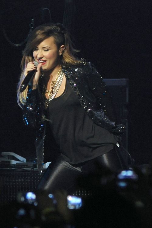 Demi in São Paulo, Brazil (04/22/14) more here