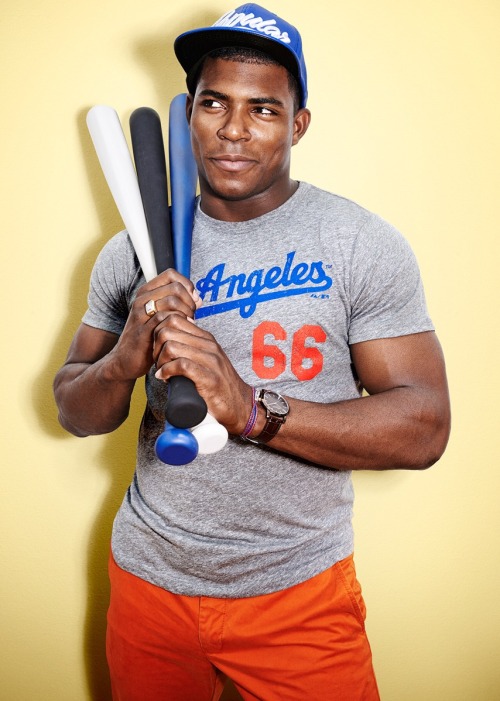 missinglinc:  hoodsworld: Yasiel Puig  😍