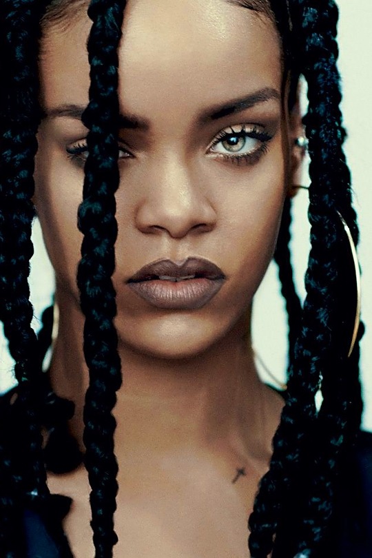 arielcalypso:  Rihanna on the cover of the british magazine “i-D”  *close up*