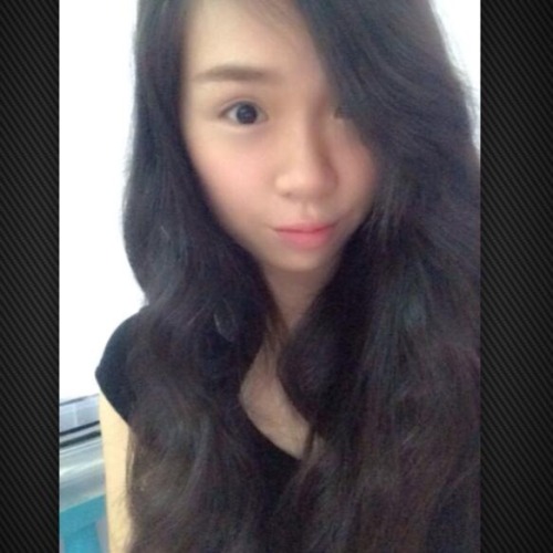 myh0rnyd3sires:Her name is Miyuki. Want to know her contact? Anyone know this girl can share contact