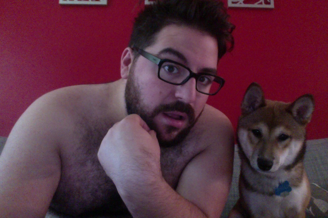 vaultlife:  this is shinjihe’s one of my new roommatesi’ve been singing to him