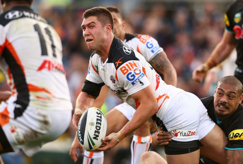 Joel Reddy, Curtis Sironen, Aaron Woods, Braith Anasta and Benji Marshall of the Tigers