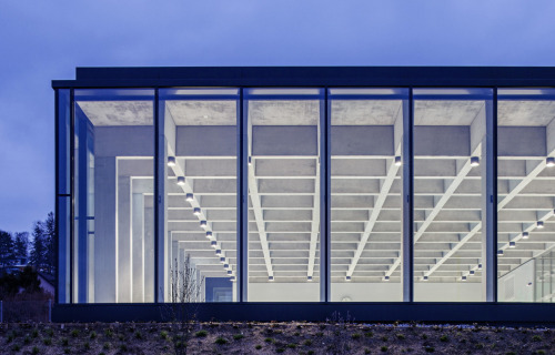 kazu721010: Schwimmbad Allmendli Erlenbach / illiz architektur