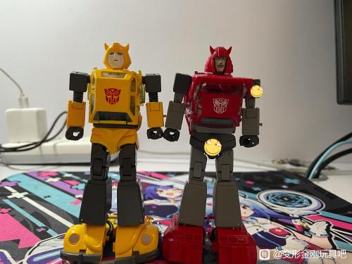 MP Cliffjumper prototype with MP-45 Bumblebee.