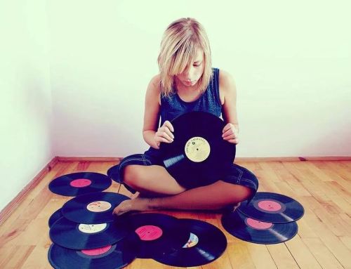 • Plastic Passion • ⋅ Untitled ⋅ @33.45rpmz #plasticpassion #vinylgirls #vinyl #vinylrecords #record