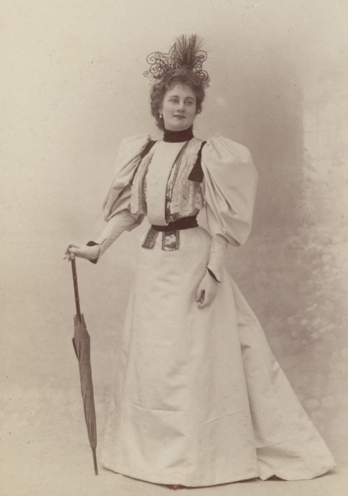 antique-royals:1890s fashion by Atelier Nadar