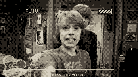 mileysbitch1123:Re-blog if you miss your childhood like crazy and get nostalgic when