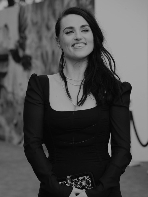 godricgryfindcr: Katie McGrath at the UK “King Arthur” Premiere - 5/10/17