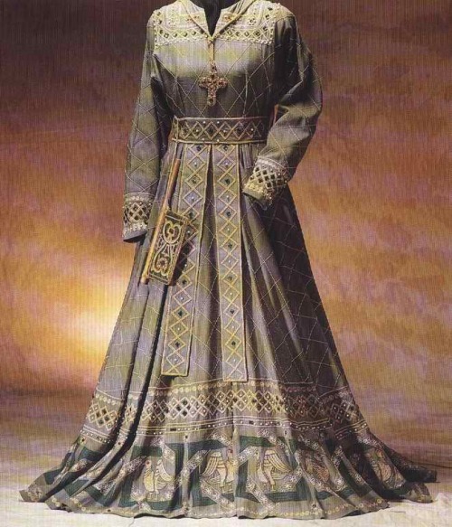 medieval-woman: sartorialadventure: Byzantine clothing of the 14th century the Palio di Legnano Cost