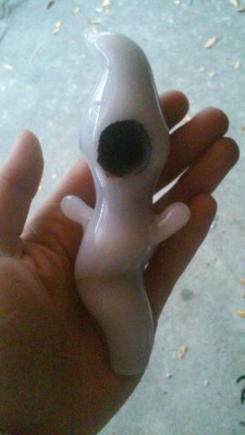 peacelovedrugsdubstep:  My friends spooky ghost pipe 👻