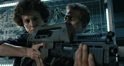 Sigourney Weaver dans Aliens, le retour,