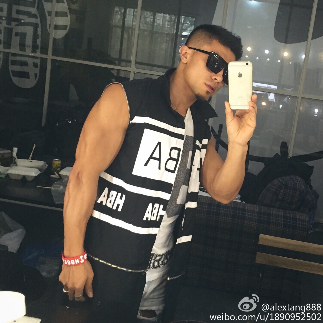 vernonlqchan:  Chinese fucking hot trainer Alex Tang!