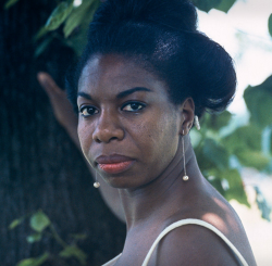 spiritsdancinginthenight: Nina Simone in  Hyde Park, London, 1968.