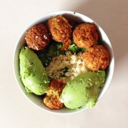 iloveoatmealandpeanutbutter:  This lunch bowl was a bomb! Falafel balls, couscous, a small avocado and hidden under this lots of broccoli and carrots. Soon it’s time for easy 10k.   Fffffuuuuuuuu-