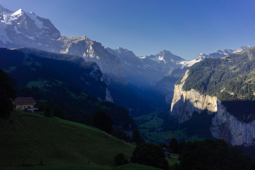 A solo crossing. Meiringen to Lauterbrunnen, Switzerland. August, 2018.http://aussietramper.com/a-wa