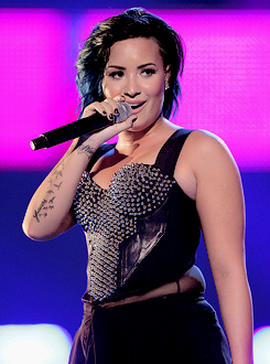 burrowjoe:  Demi Lovato performs at VEVO’s adult photos