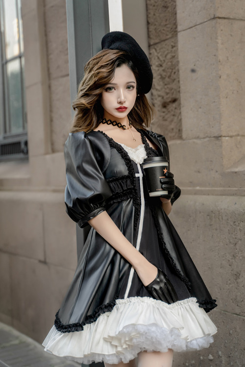 Have a cup of coffee with me? JSK: https://www.fanplusfriend.com/the-minder-gothic-fashion-false-2pc