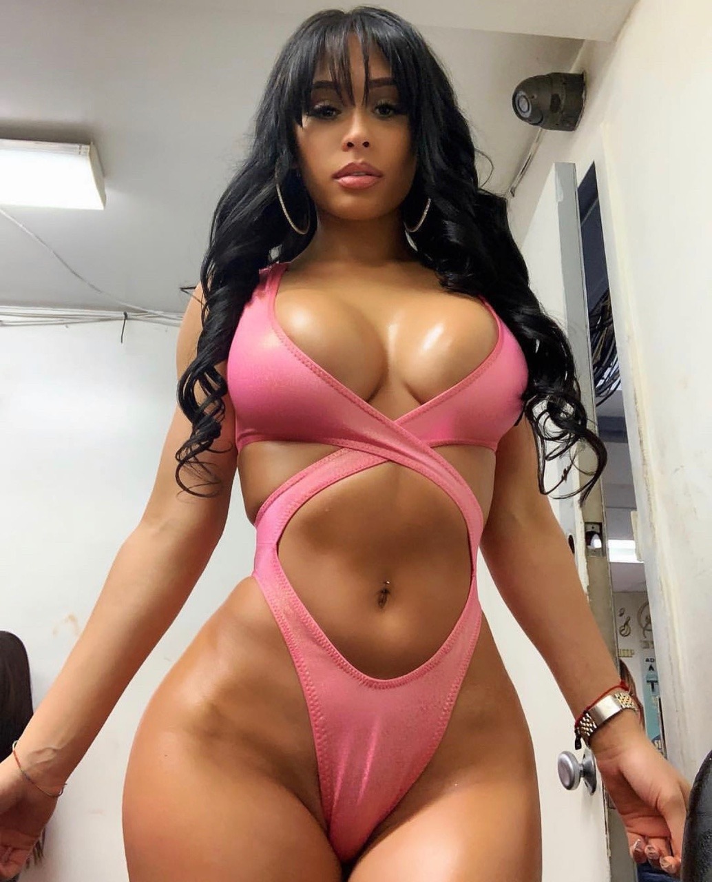 bombshellssonly:    Damnnnnn!!!!