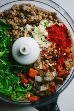 foodffs:  ITALIAN STYLE LENTIL AND MUSHROOM (NOT)MEATBALLS FROM PANTRY TO PLATEFollow for recipesGet your FoodFfs stuff here