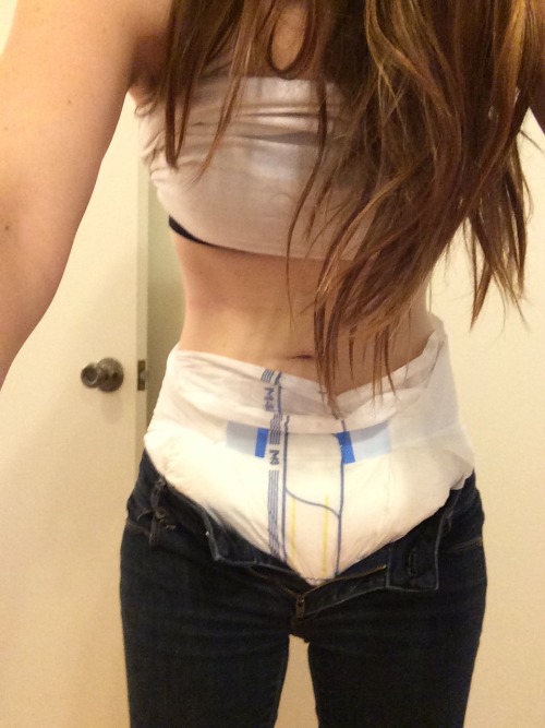 babyarielly: My diaper’s so thick I couldn’t even button my jeans! Hahaha